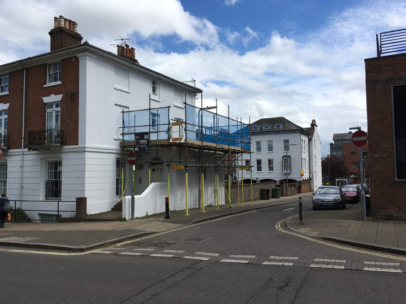 single storey scaffold with blue netting